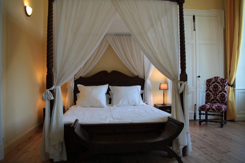 Domaine De Lamassas Bed & Breakfast Hautefage-la-Tour Room photo